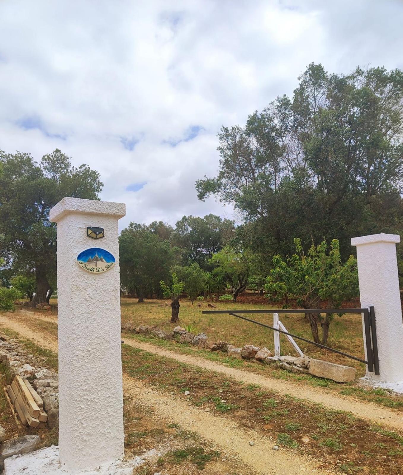 I Trulli D'A Ross Villa Ceglie Messapica Ngoại thất bức ảnh